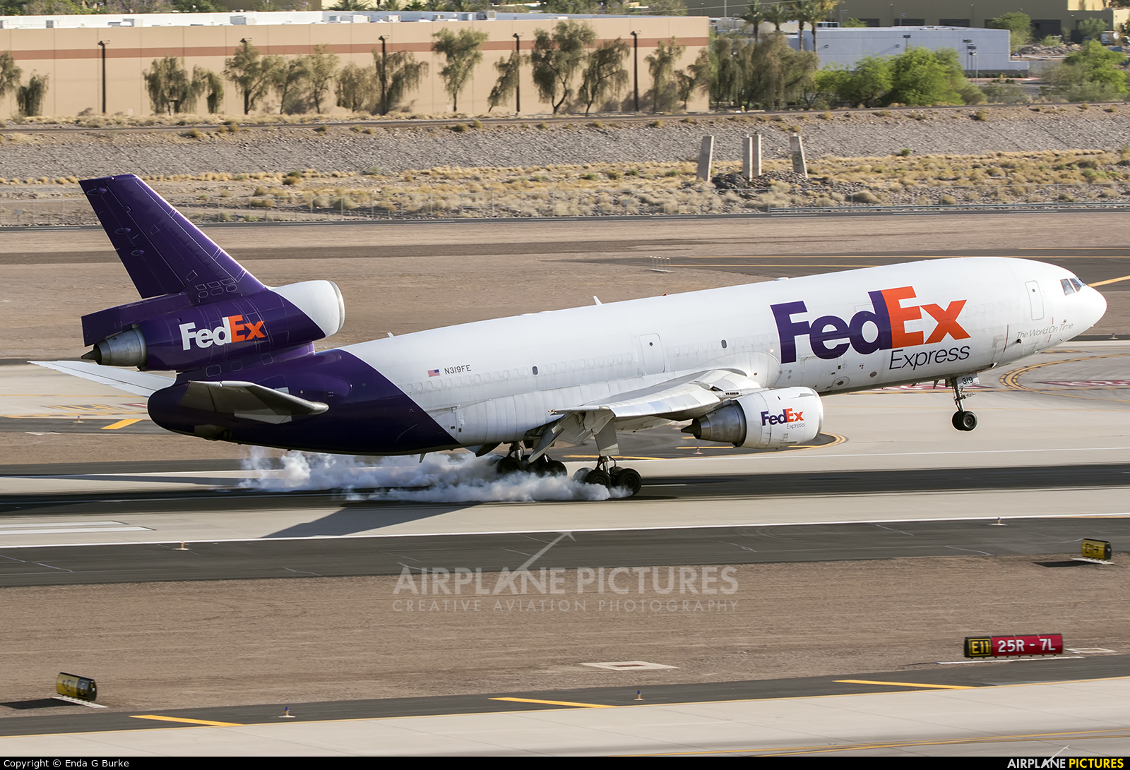 N319FE  FedEx Federal Express McDonnell Douglas DC1030F at Phoenix