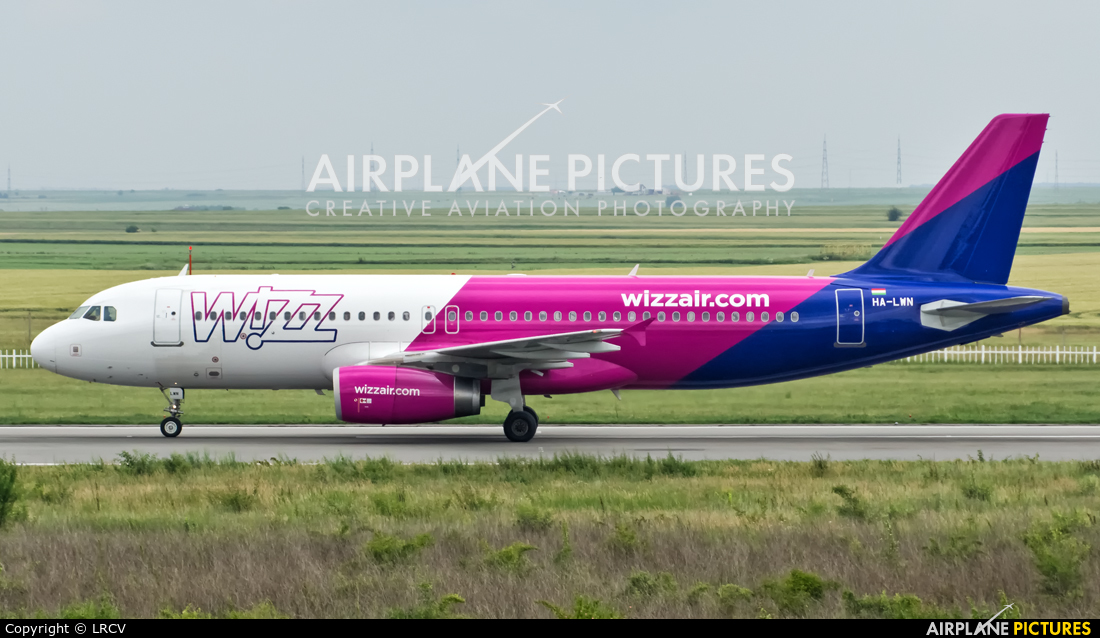 Wizz Air HA-LWN aircraft at Craiova