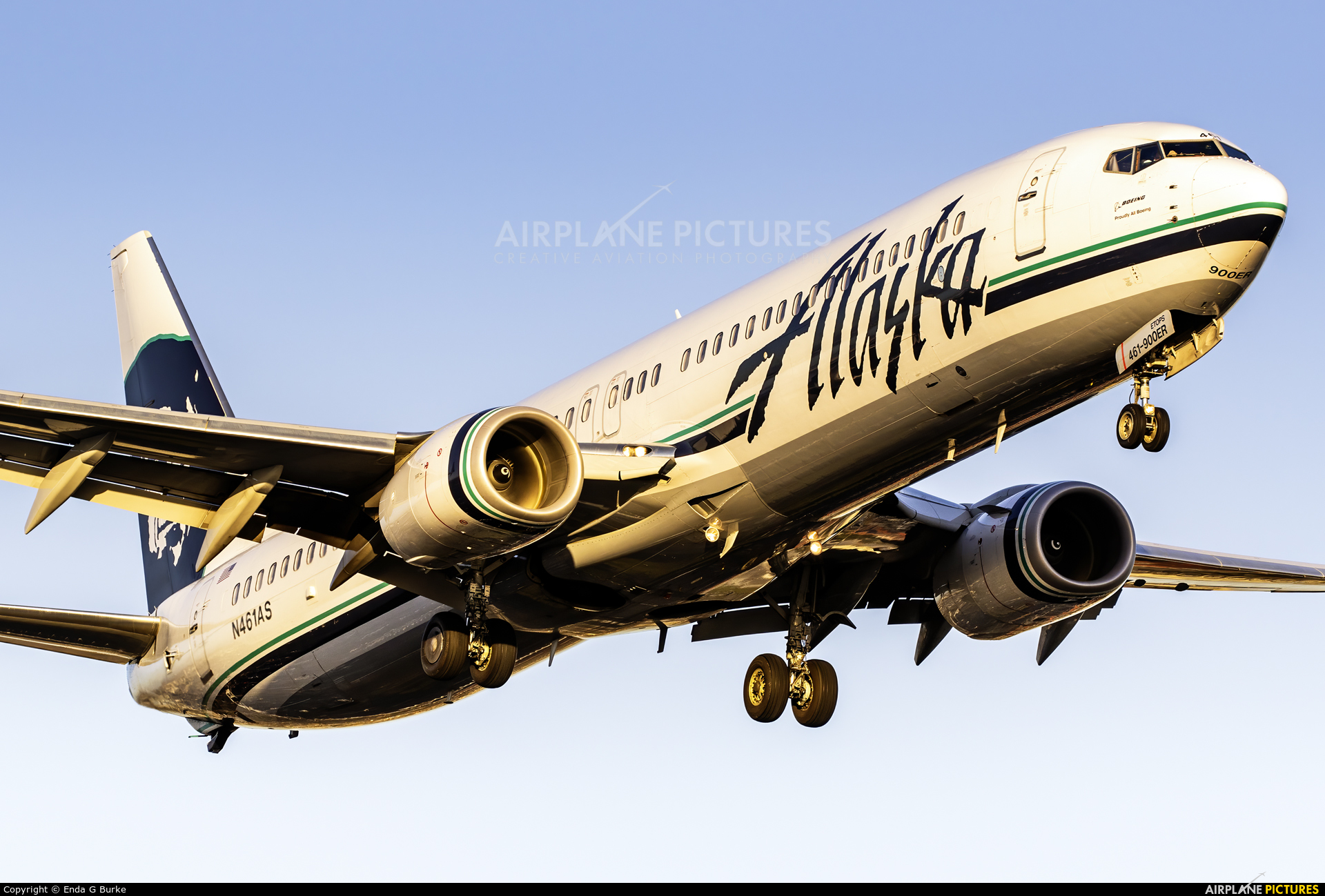Alaska Airlines N461AS aircraft at Los Angeles Intl
