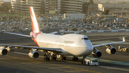 VH-OJS - QANTAS Boeing 747-400
