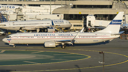 N75435 - United Airlines Boeing 737-900ER