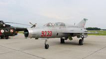 9233 - Poland - Air Force Mikoyan-Gurevich MiG-21UM aircraft