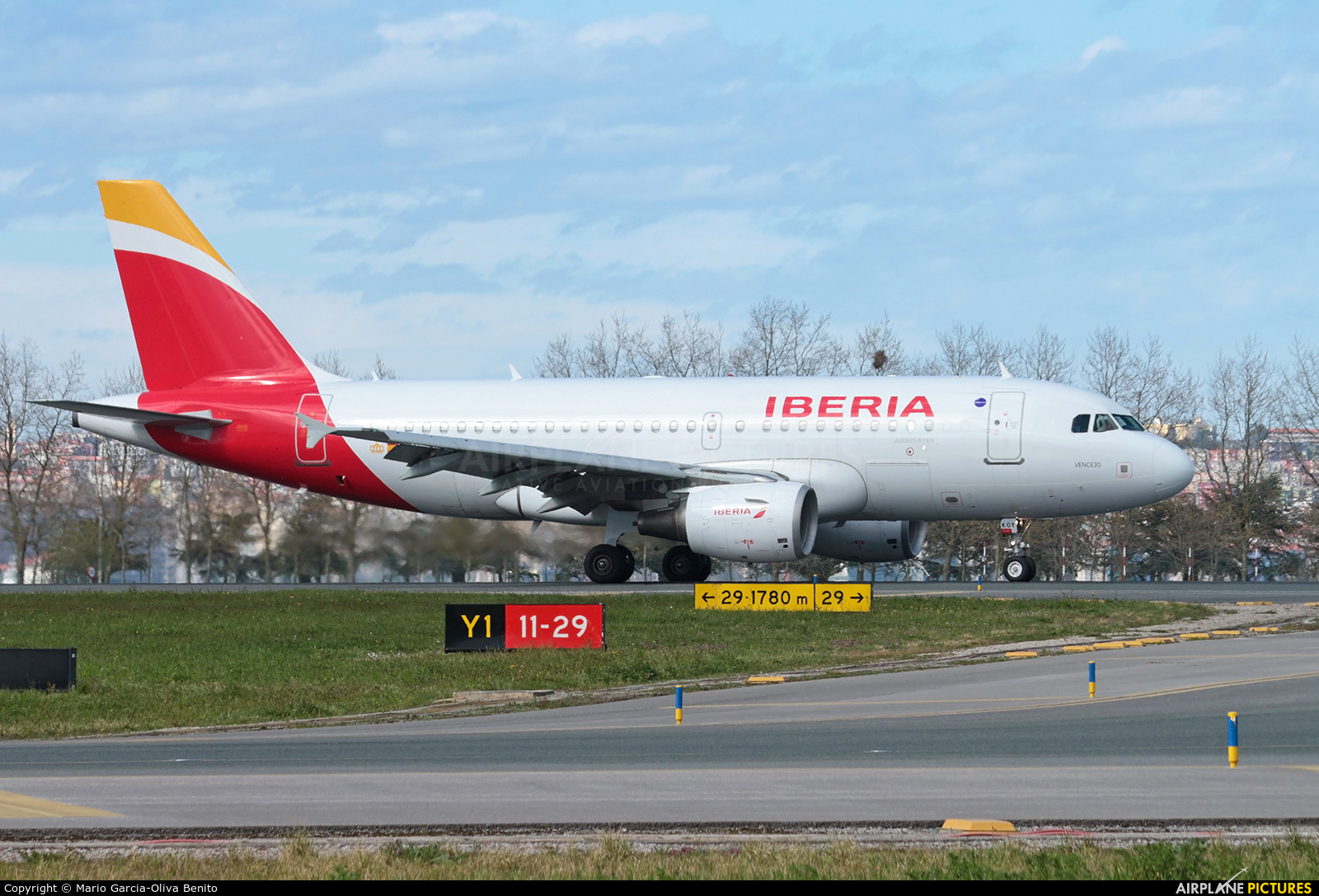 Iberia EC-KOY aircraft at Santander