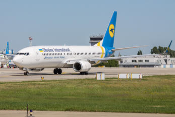 UR-PSX - Ukraine International Airlines Boeing 737-800