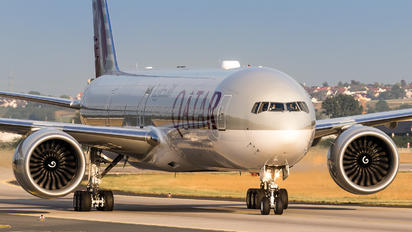 A7-BES - Qatar Airways Boeing 777-300ER