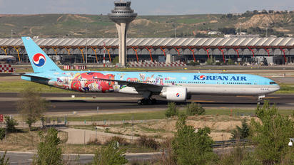 HL8250 - Korean Air Boeing 777-300ER