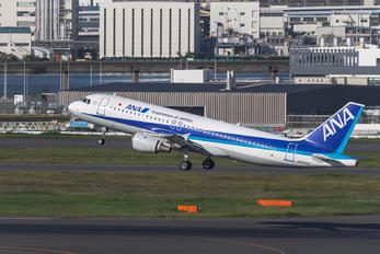 JA8300 - ANA - All Nippon Airways Airbus A320
