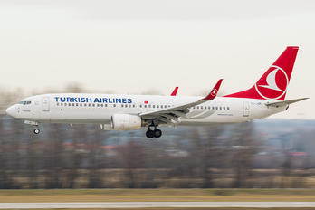 TC-JGK - Turkish Airlines Boeing 737-800