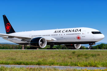 C-FNNH - Air Canada Boeing 777-200LR