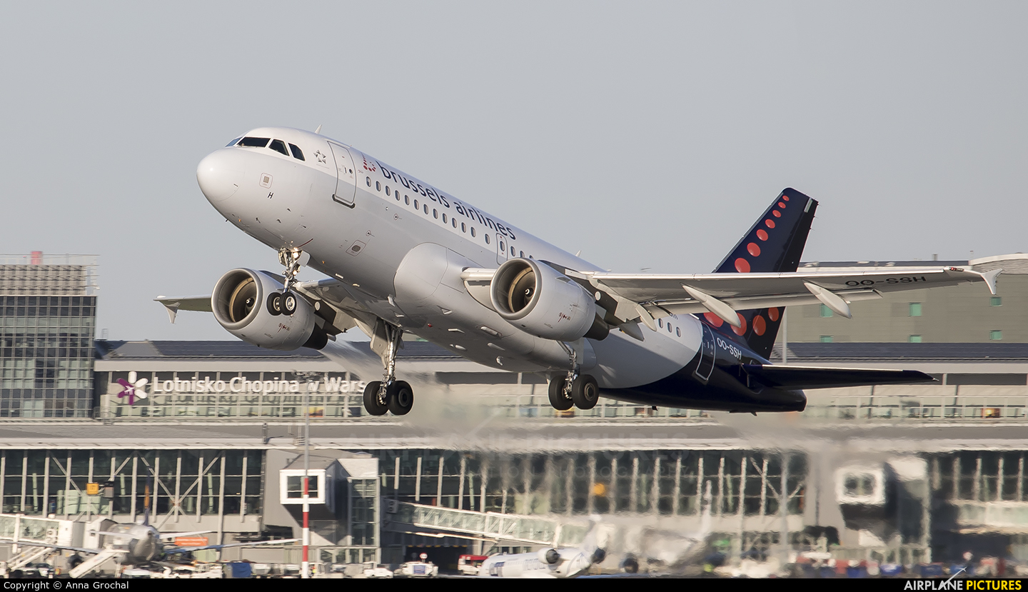 Brussels Airlines OO-SSH aircraft at Warsaw - Frederic Chopin