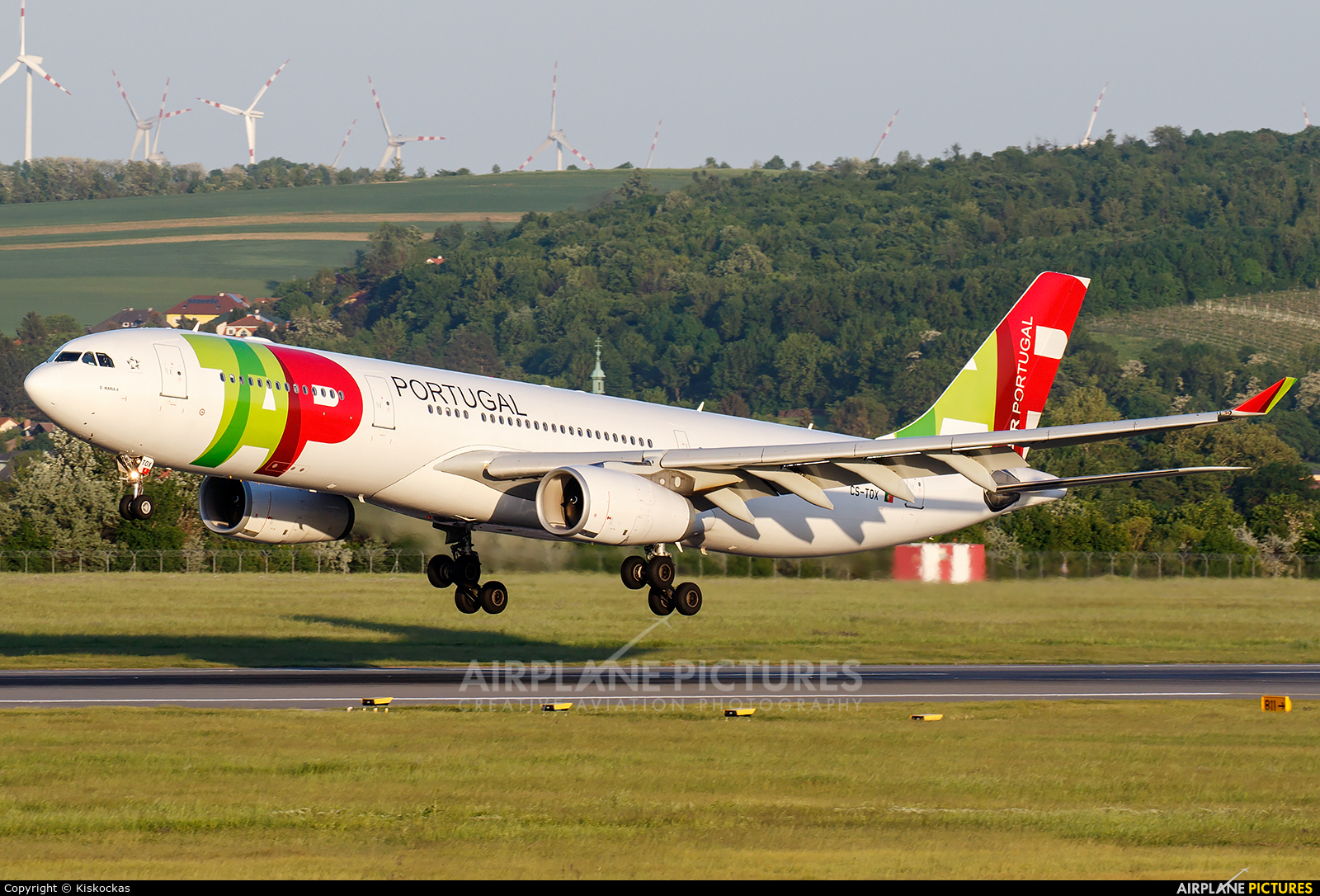 TAP Portugal CS-TOX aircraft at Vienna - Schwechat