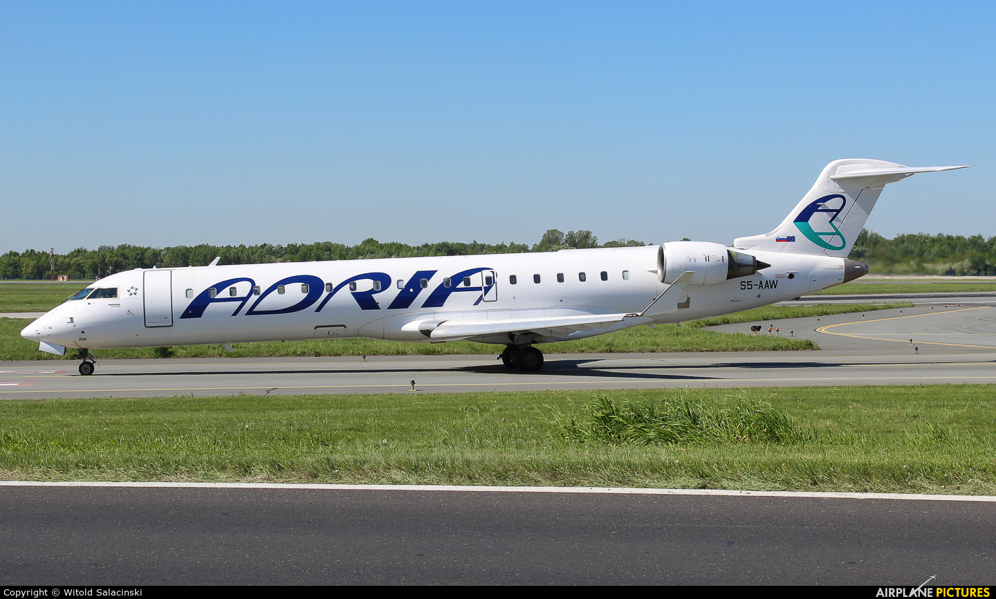Adria Airways S5-AAW aircraft at Warsaw - Frederic Chopin