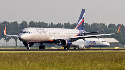 VP-BFK - Aeroflot Airbus A321