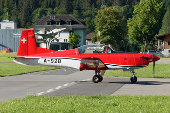 A-928 - Switzerland - Air Force: PC-7 Team Pilatus PC-7 I & II