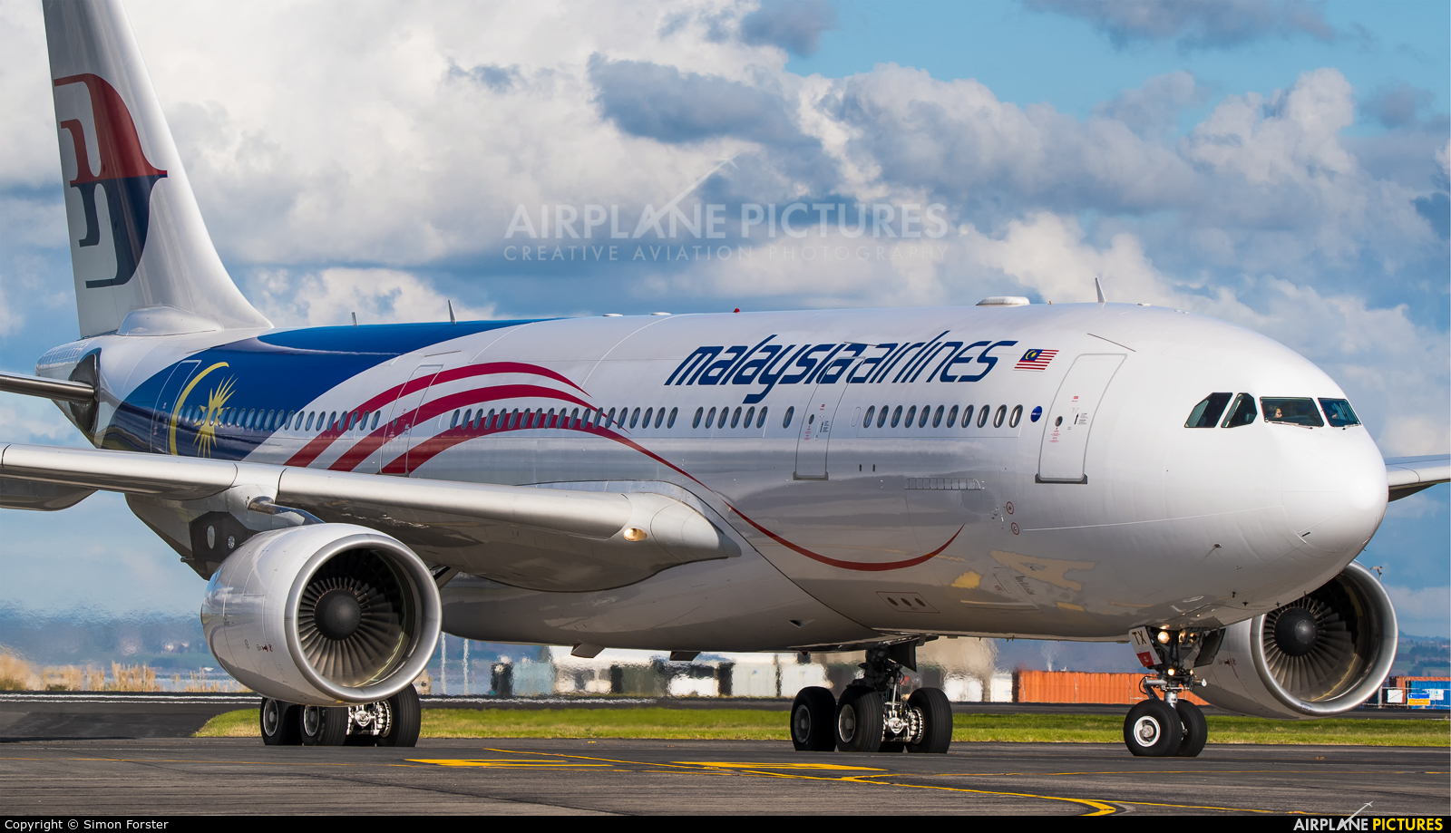 Malaysia Airlines 9M-MTX aircraft at Auckland Intl