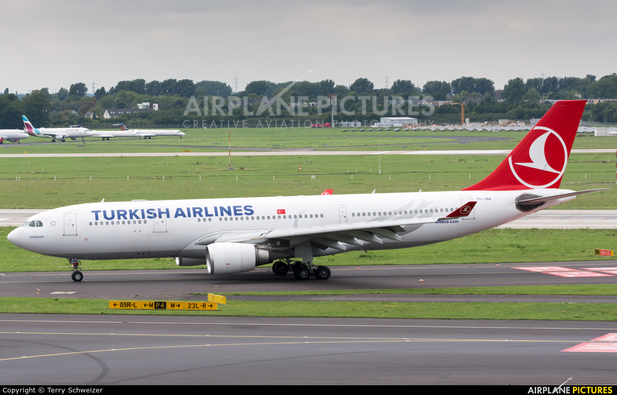 Turkish Airlines TC-JNA aircraft at Düsseldorf