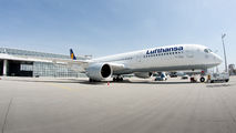 Lufthansa D-AIXB image