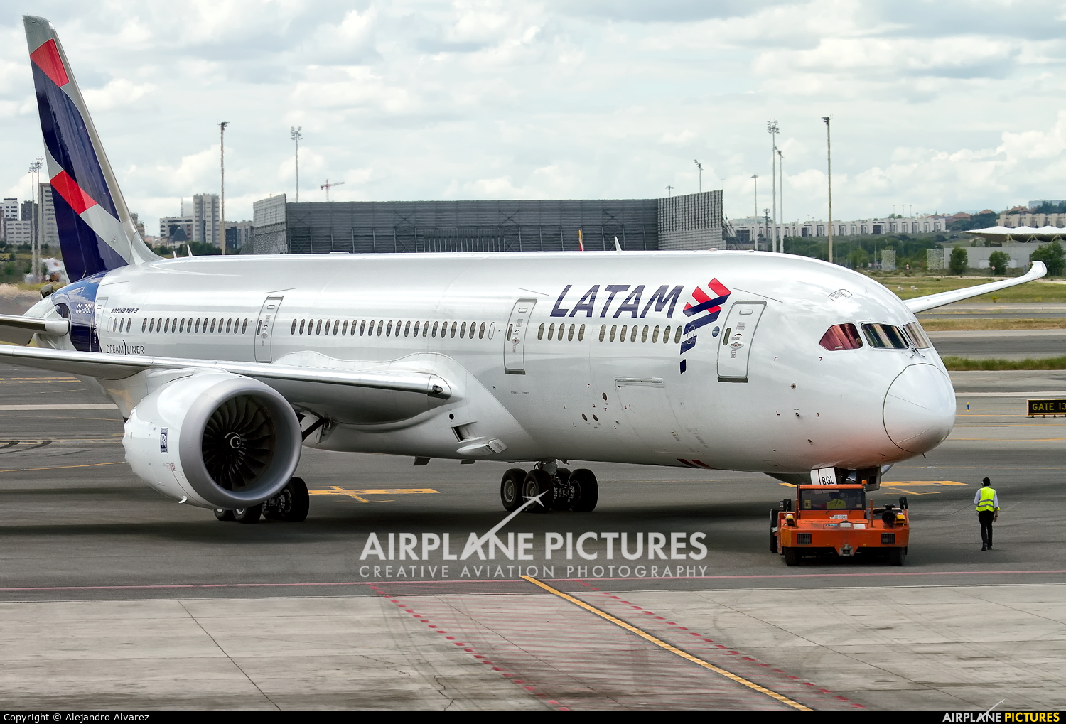 LATAM CC-BGL aircraft at Madrid - Barajas
