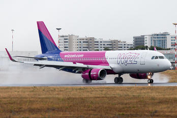G-WUKD - Wizz Air UK Airbus A321