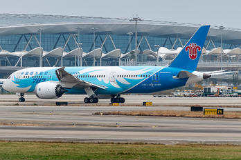 B-2735 - China Southern Airlines Boeing 787-8 Dreamliner