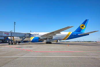 UR-GOB - Ukraine International Airlines Boeing 777-200ER