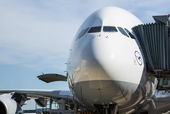 D-AIML - Lufthansa Airbus A380