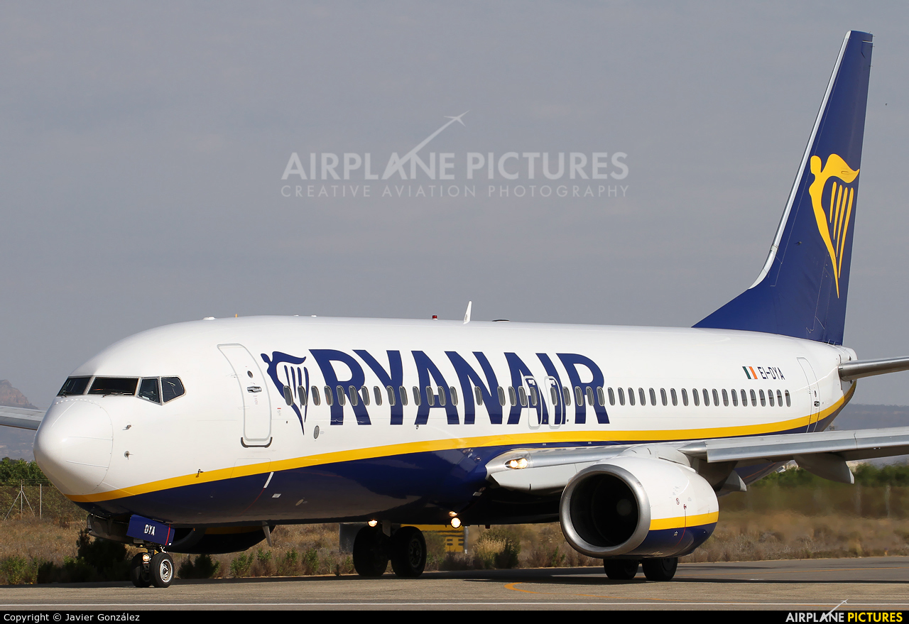 Ryanair EI-DYA aircraft at Murcia - San Javier