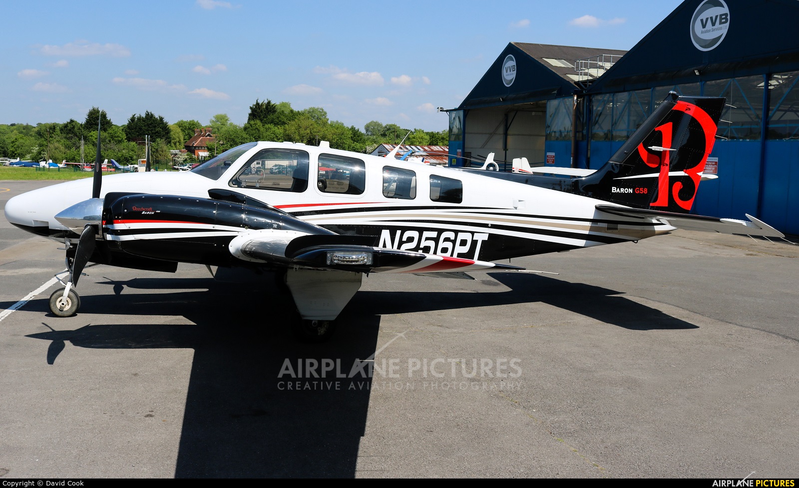 Private N256PT aircraft at Elstree