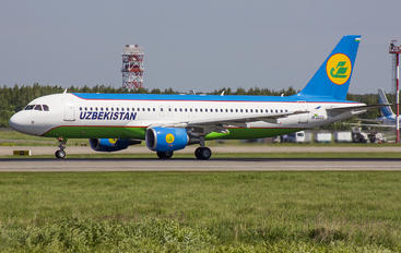 UK32012 - Uzbekistan Airways Airbus A320