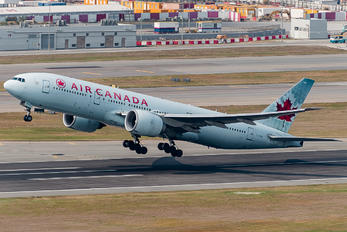C-FIUA - Air Canada Boeing 777-200LR