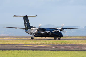 ZK-NEM - Air New Zealand Link - Air Nelson de Havilland Canada DHC-8-300Q Dash 8