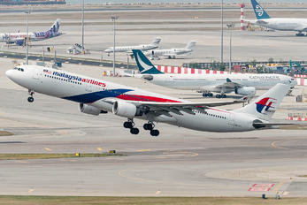 9M-MTL - Malaysia Airlines Airbus A330-300