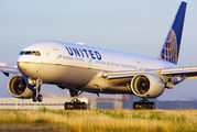N209UA - United Airlines Boeing 777-200ER aircraft