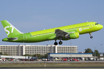 VP-BCS - S7 Airlines Airbus A320