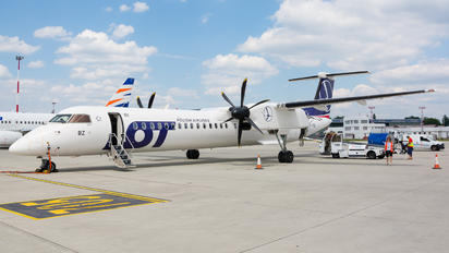 OY-YBZ - Nordic Aviation Capital de Havilland Canada DHC-8-400Q / Bombardier Q400