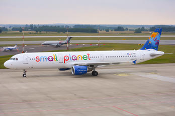 SP-HAY - Small Planet Airlines Airbus A321
