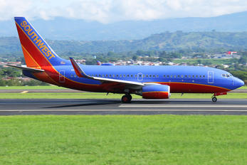 N562WN - Southwest Airlines Boeing 737-700