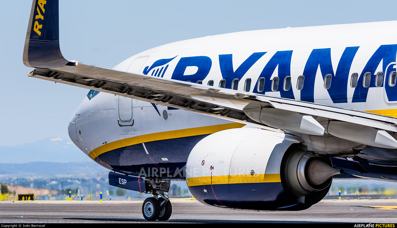 Ryanair EI-ESP aircraft at Madrid - Barajas