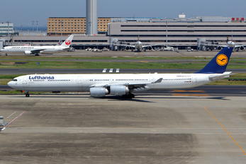 D-AIHA - Lufthansa Airbus A340-600