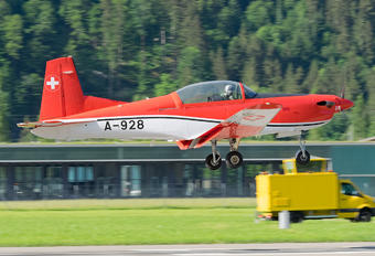 A-928 - Switzerland - Air Force: PC-7 Team Pilatus PC-7 I & II