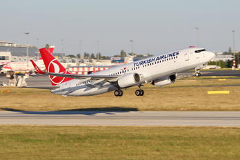 TC-JGC - Turkish Airlines Boeing 737-800