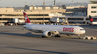 HB-JNF - Swiss Boeing 777-300ER