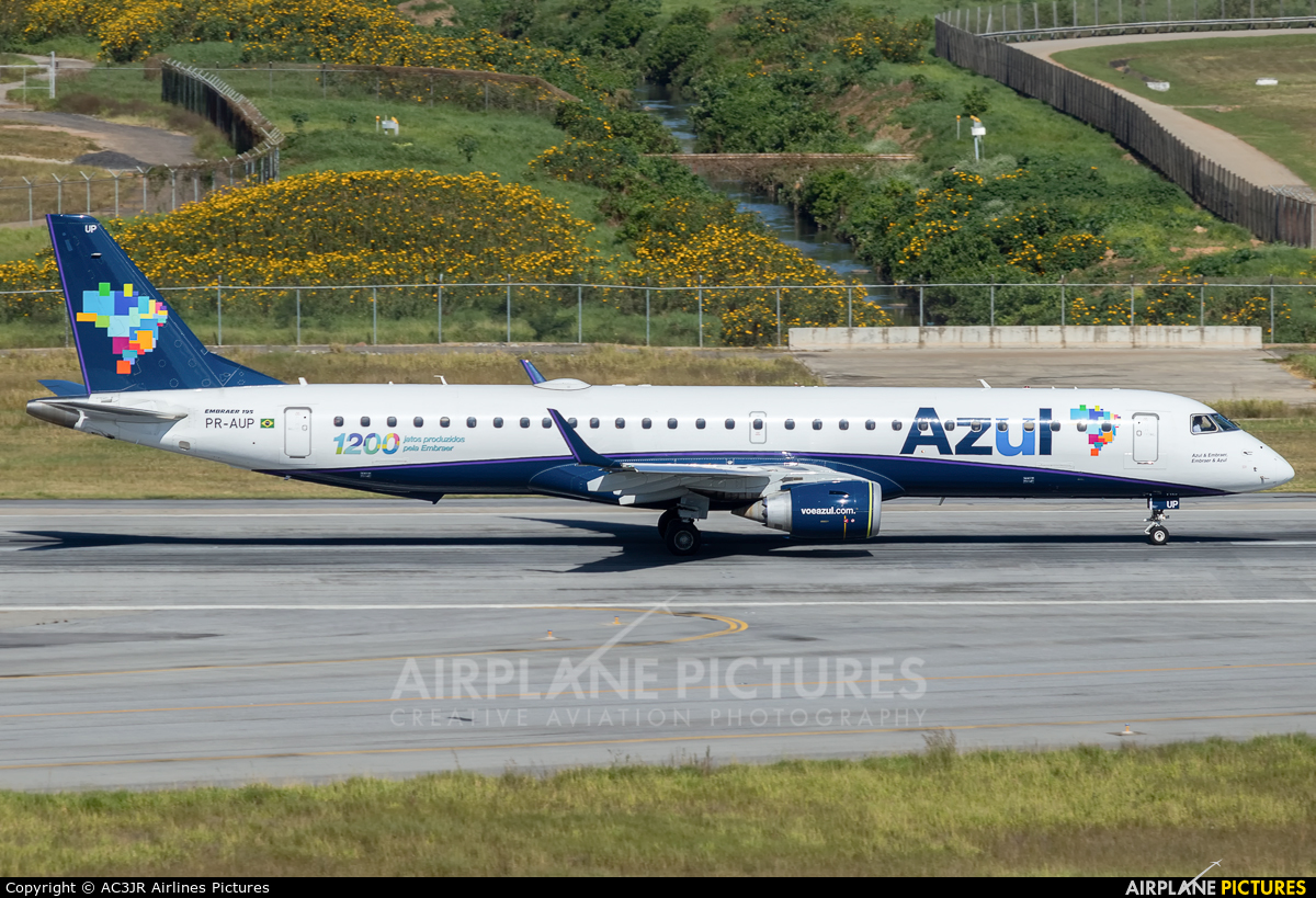 Azul Linhas Aéreas PR-AUP aircraft at São Paulo - Guarulhos