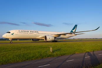B-LRA - Cathay Pacific Airbus A350-900