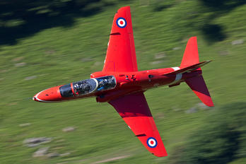 XX325 - Royal Air Force "Red Arrows" British Aerospace Hawk T.1/ 1A