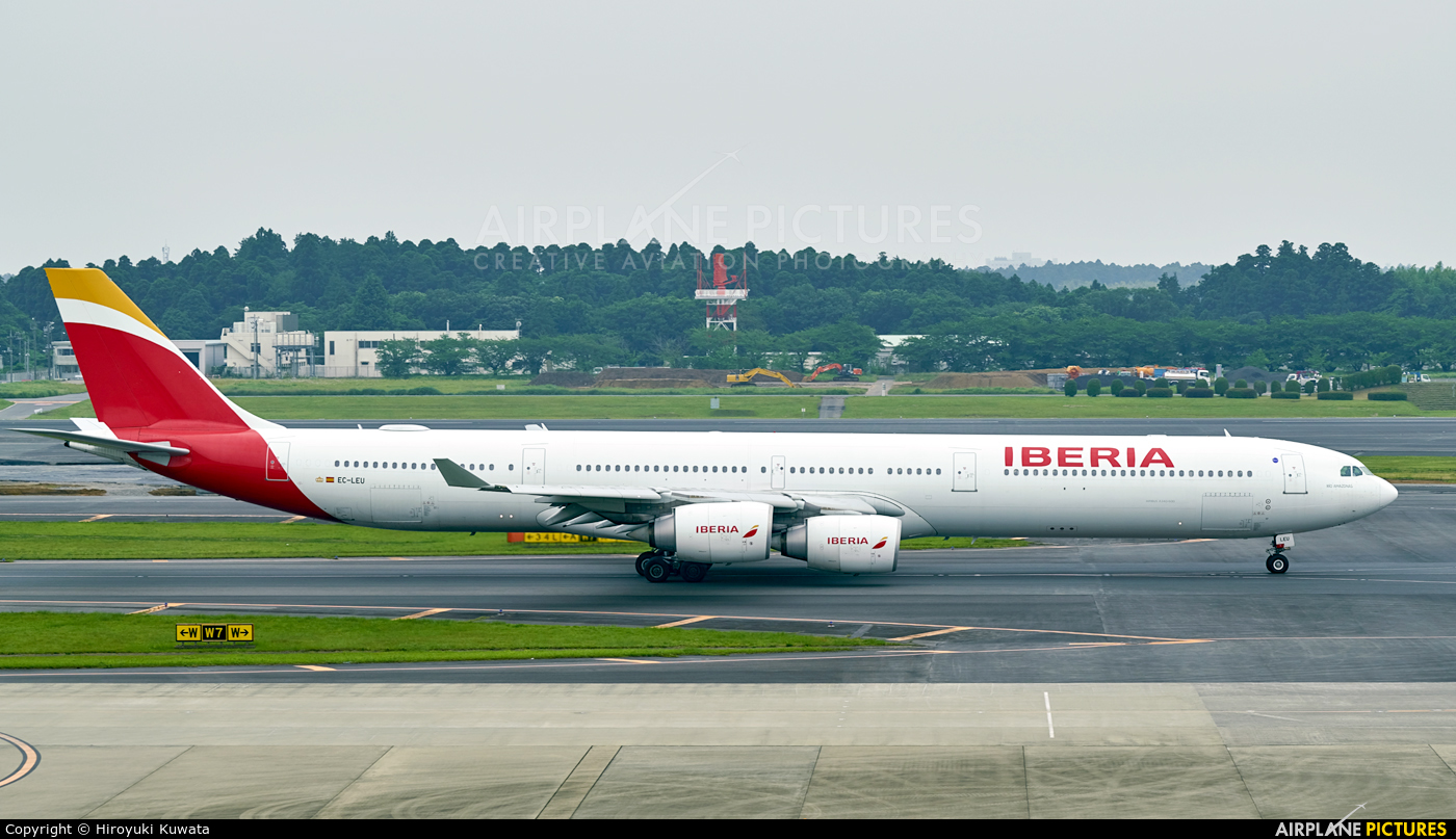 Iberia EC-LEU aircraft at Tokyo - Narita Intl