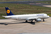 D-AIPB - Lufthansa Airbus A320 aircraft