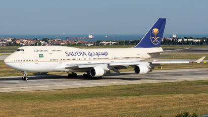 TF-AAD - Saudi Arabian Airlines Boeing 747-400