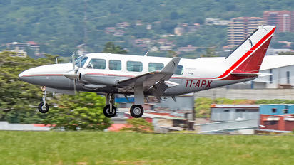 TI-APX - Private Piper PA-31 Navajo (all models)