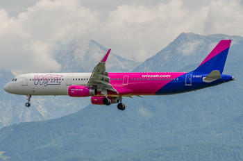 G-WUKG - Wizz Air UK Airbus A321